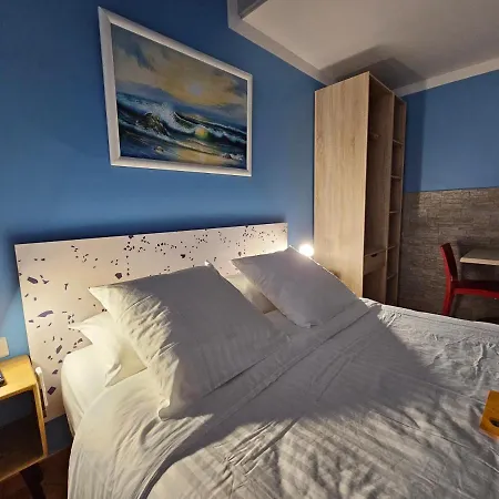 B&B La Casa Del Arti - Hotellerie & - Centre Bien-etre Et Piscine Chauffee 4*