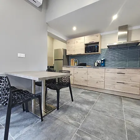 La Casa Del Arti - Hotellerie & Spa - Centre Bien-Etre Et Piscine Chauffee Panzió 4*