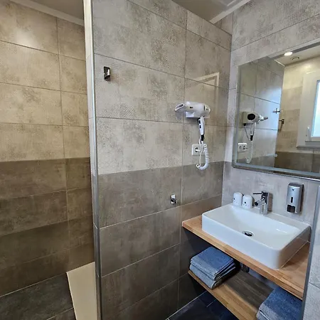 La Casa Del Arti - Hotellerie & - Centre Bien-etre Et Piscine Chauffee B&B 4*