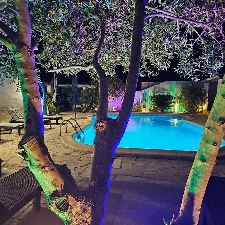 La Casa Del Arti - Chambres D'Hotes De Charme Avec Piscine Chauffee לינה וארוחת בוקר