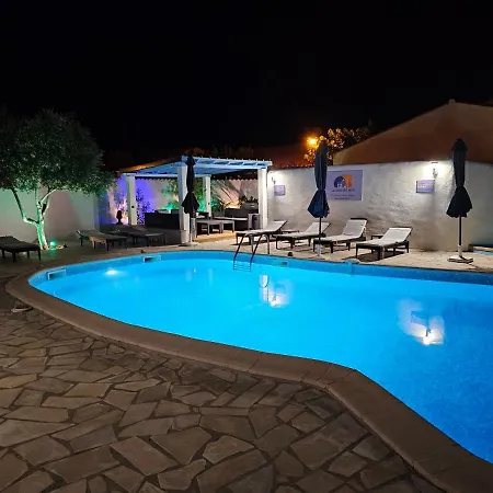 לינה וארוחת בוקר La Casa Del Arti - Hotellerie & - Centre Bien-etre Et Piscine Chauffee 4*