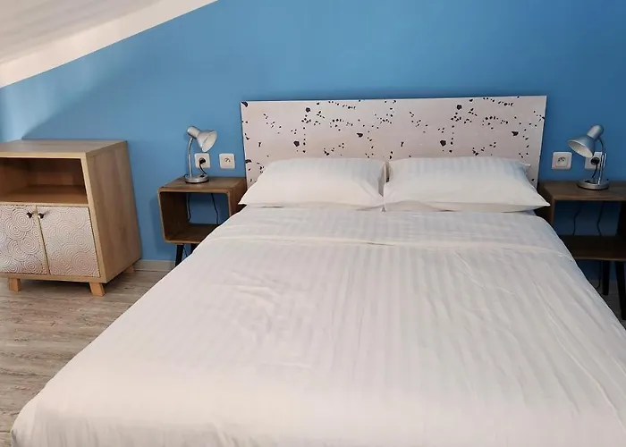 La Casa Del Arti - Hôtellerie&spa - Centre Bien-être Et Piscine Chauffée Alojamento de Acomodação e Pequeno-almoço Sigean